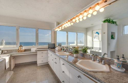 Beachfront Malibu House with Sauna and Ocean-View Deck - Foto 33