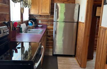 Deluxe Cabin #20 with Hot Tub on Patoka Lake in Southern Indiana - Foto 7