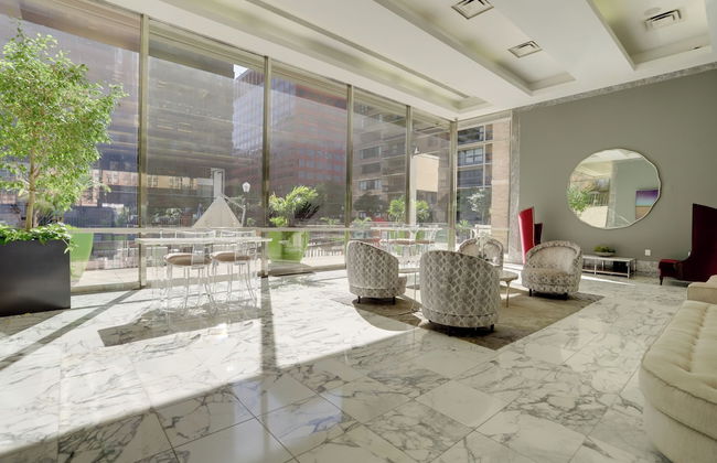 Crystal City Apt for Business Travelers - Photo 7