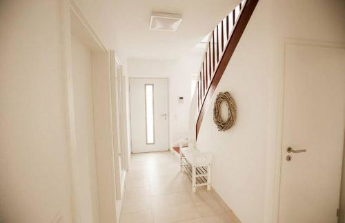 bonquartier - HOUSE 5BR - GARDEN - FOREST - TOP ROAD CONNECTION - Foto 5