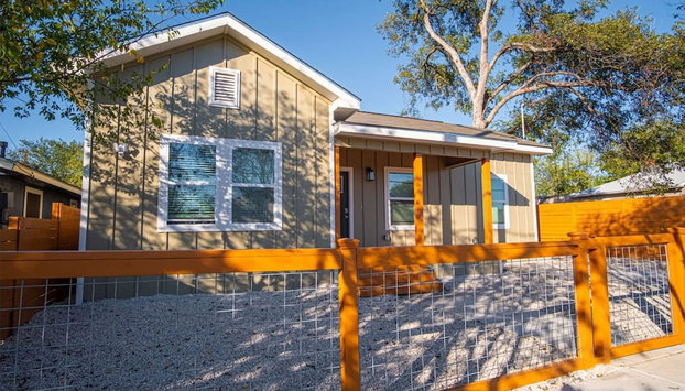 Escape to 4BR 3BA Brand New Downtown Home - Foto 2, Habitación