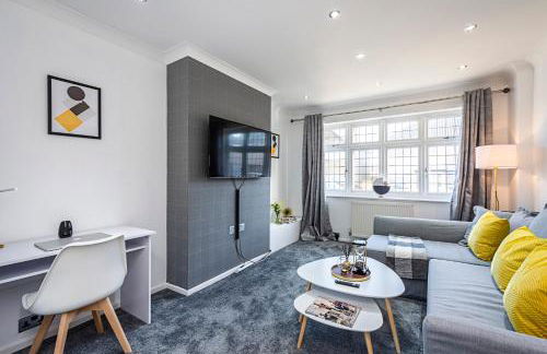 Cozy 3 Bedroom House in Aveley, Thurrock - Foto 4