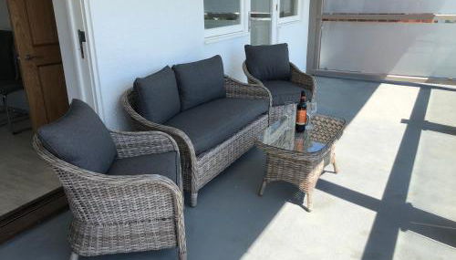 Jurassic View Apartment - Photo 5, Garden