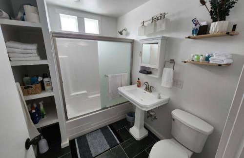 the Sugar Cube, a stunning, spacious, and modern villa with an orchard maze - Foto 17