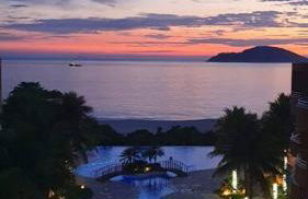 Apto Pé na Areia Condomínio Oceanside Camboinhas - Foto 38