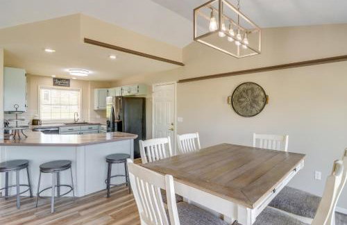 Charming Edgemont Home with Deck and Lake Views! - Foto 3