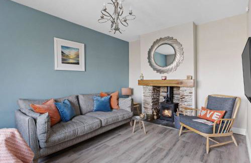 Bumble Cottage, Torcross - Heart of Torcross - Log burner - Ley views - Foto 1