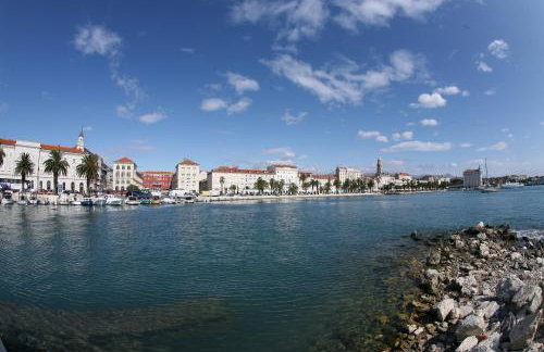 S Luxury Apartments - Photo 22