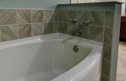 Enjoy mini golf, arcade games, and pools with Family in 2BD Orlando condo - Foto 26