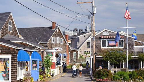 Footbridge Escape - Photo 3