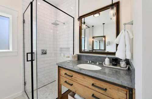 Completely Remodeled Farmhouse With Stunning Views Of Dry Creek Valley - Foto 19