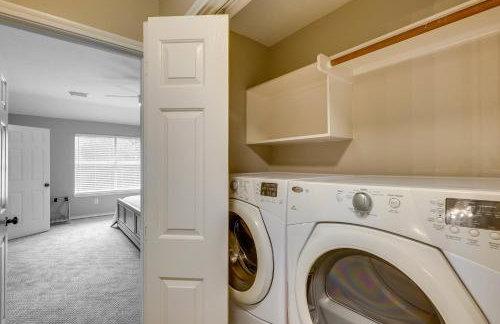 Modern Woodlands Townhome with Spacious Yard and Patio - Photo 23