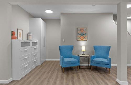 Bright Urban Comfort | JZ Vacation Rentals - Foto 49