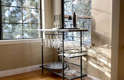 Private Ski, Lake & Golf Chalet! Walk to Lake - Foto 22