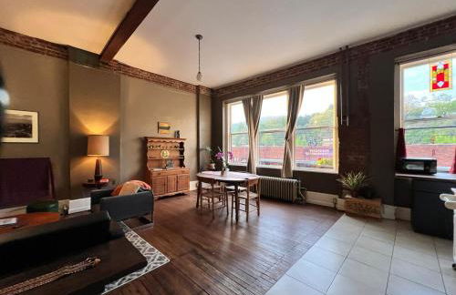 Loft Apartment Historic Downtown Main Street Sylva - Photo 14