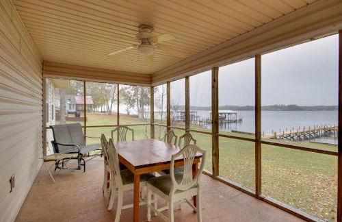 Lakefront House with Boat Ramp, Dock and Sunset Views! - Foto 2