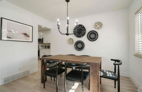 5-Bedrooms! Stylish and Modern Home, Pets Welcome! - Foto 12