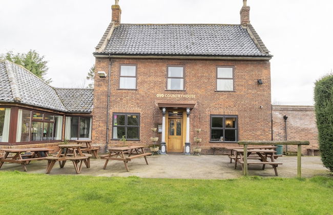 OYO Elm Farm Country House, Norwich Airport - Photo 1