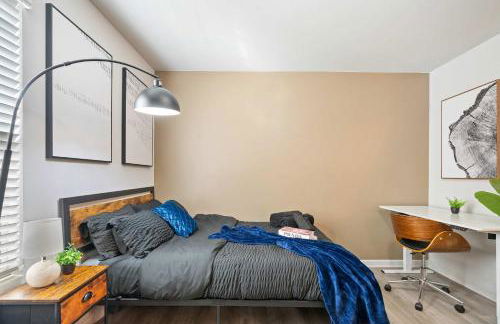 4BR Townhouse King Bed 2-Story Near NC State - Foto 44