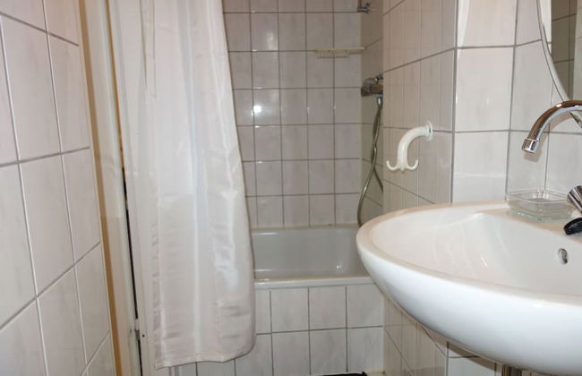 Tolstov-Hotels Media Harbour Apartment - Photo 10