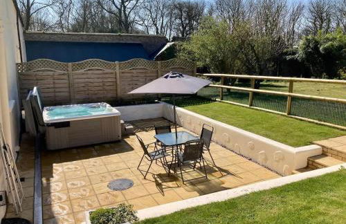 Courtyard Cottage with hot tub and walled garden - Foto 31