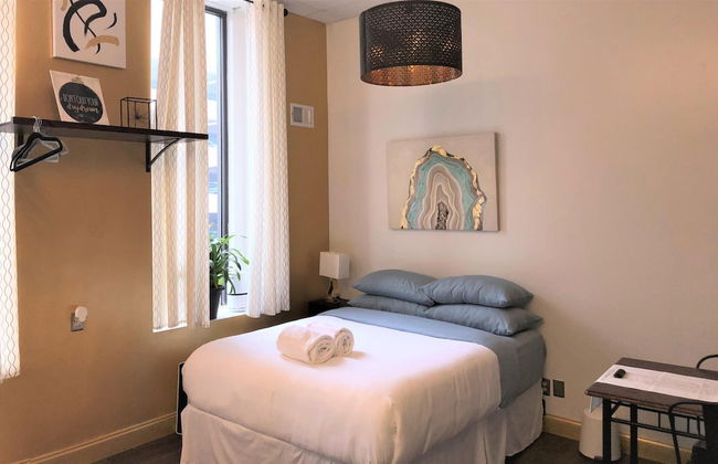 Central Downtown Queen Bed Walk to all Venues - Foto 5