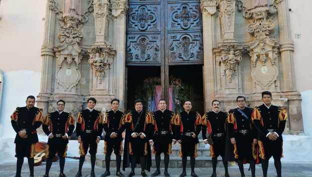 Conociendo a la tuna de Guanajuato al completo