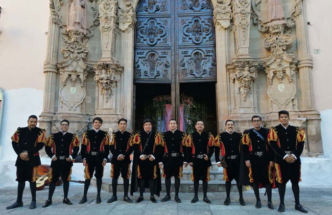 Night Tour of Guanajuato with Tuna Music (Callejoneada) - Foto 1