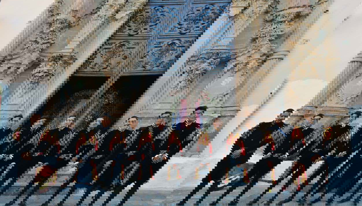 Conociendo a la tuna de Guanajuato al completo