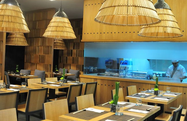 Astoria Plaza - Photo 16