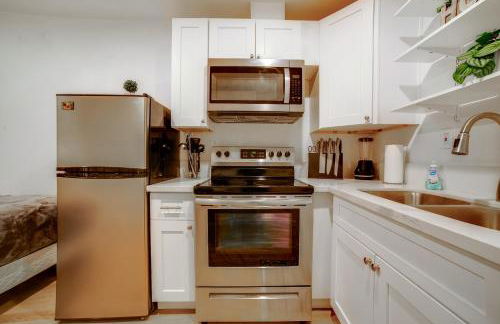 Nurse-Ready Rental 10 Mi to Dtwn Riverside! - Foto 3