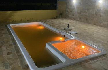 Cabo Frio, Piscina de frente pro Mar, Pé na areia - Foto 16