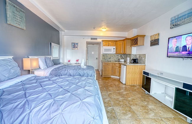 Deluxe Studios and Apartments at the Casablanca - Photo 72