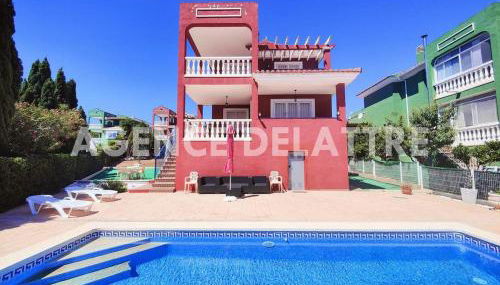 Magnifica Villa privada , 4 dormitorios, 2 baños, piscina, barbacoa, Wifi - ES-389-31 - Foto 2