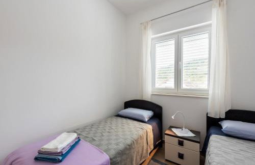 Simplistic Apartment in Neviđane near Sea beach - Foto 35