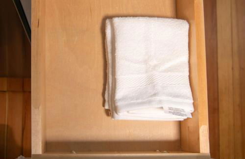 Lakeview Getaway with Hot Tub - Foto 18