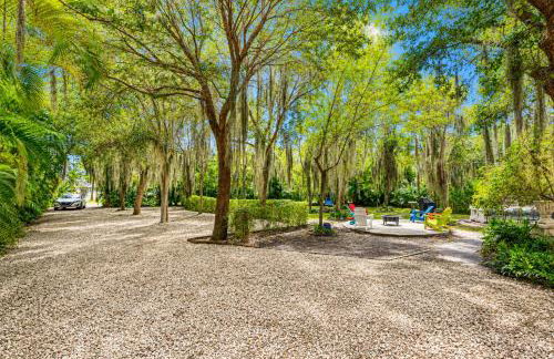 2 Homes • Hot Tubs x2 • Heated Pool • Fire Pit - Foto 76