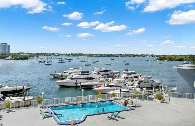 Bayshore Bliss- Cozy Space Pool Views - Foto 33