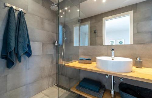 Ocean view apartment renovated - Photo 21