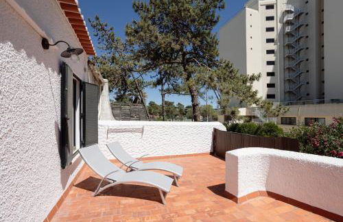 Moradia Tradicional no centro a 100m da Praia - Foto 20