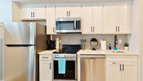 Fun Cozy Apts - 1 25 Mile Walk to TIAA Bnk Fld - Foto 4