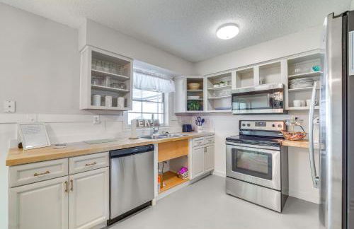 2 Mi to Three Sisters Springs Home with Patio - Foto 8