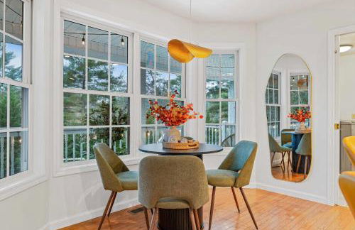 Newly Renovated Luxe Home near Asheville | Pool, Hot Tub, Theater & Games! - Foto 19