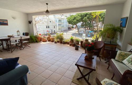 La mejor terraza de Tamariu - Foto 1