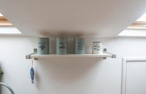 049 - Attico ELEGANTE, 10 minuti a piedi da MARE e SPIAGGIA - POSTO AUTO PRIVATO GRATIS - Foto 13