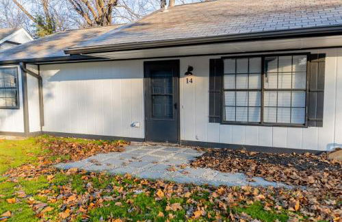 Cozy retreat and views near campus with gourmet kitchen - Foto 36