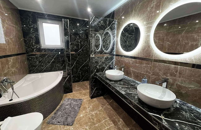 4-bed Villa Retreat - Bbq, Garden & Stunning Views - Foto 8