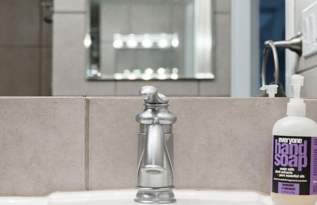 The Easy Spot Downtown Free Parking Elevator - Foto 14