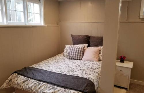 Central 2 bedroom unit with 3 beds and 3 large TVs - Photo 27