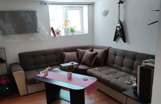 2 Bed Villa - Sleeps 7 - Private Garden - Parking - Photo 6